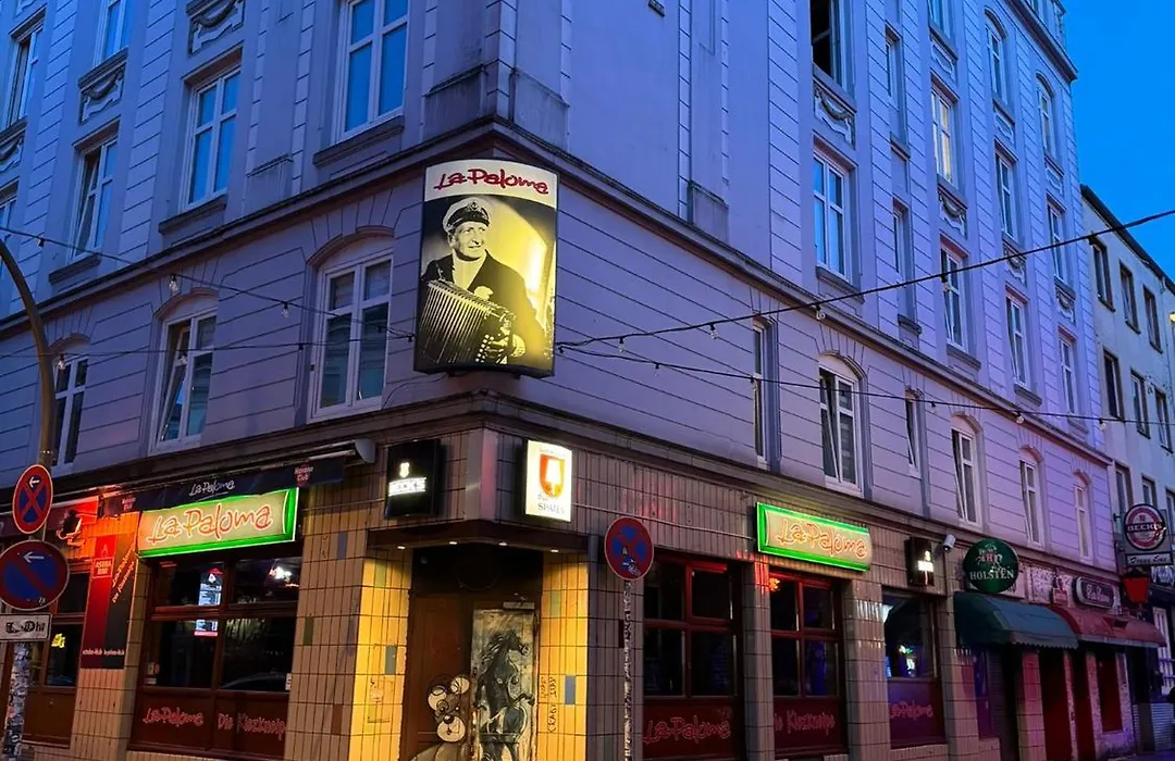 Room Pauli-1
